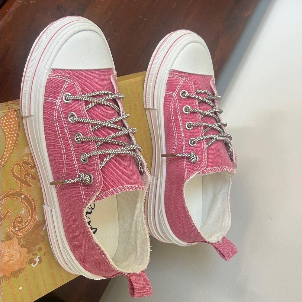 Pink Sparkle Women’s Very G Canvas Sneakers - Casual Lace-Up with Sparkle Laces - Picture 3 of 5